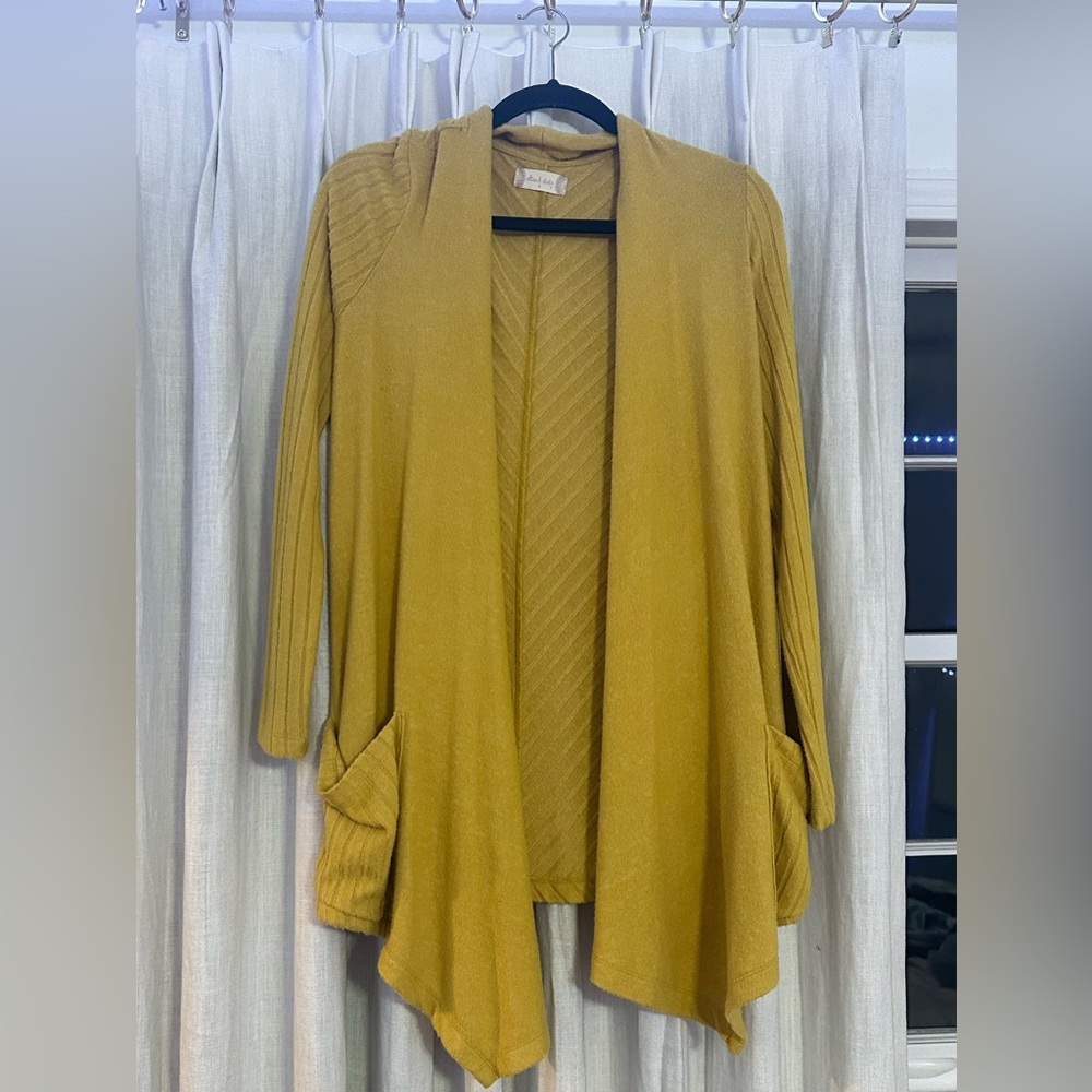 2 Altar’d State pullover tunics - Picture 8 of 10